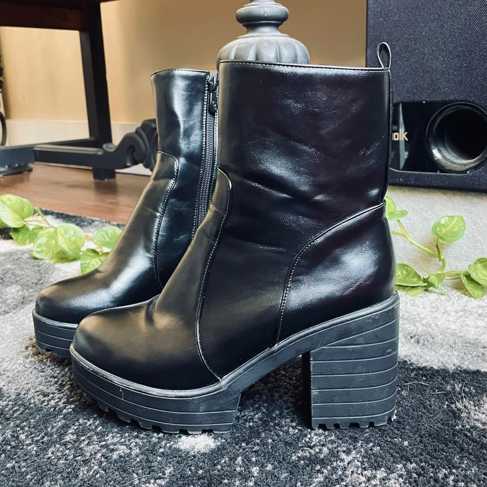 Black Vegan Leather Platform Heeled Goth Boots